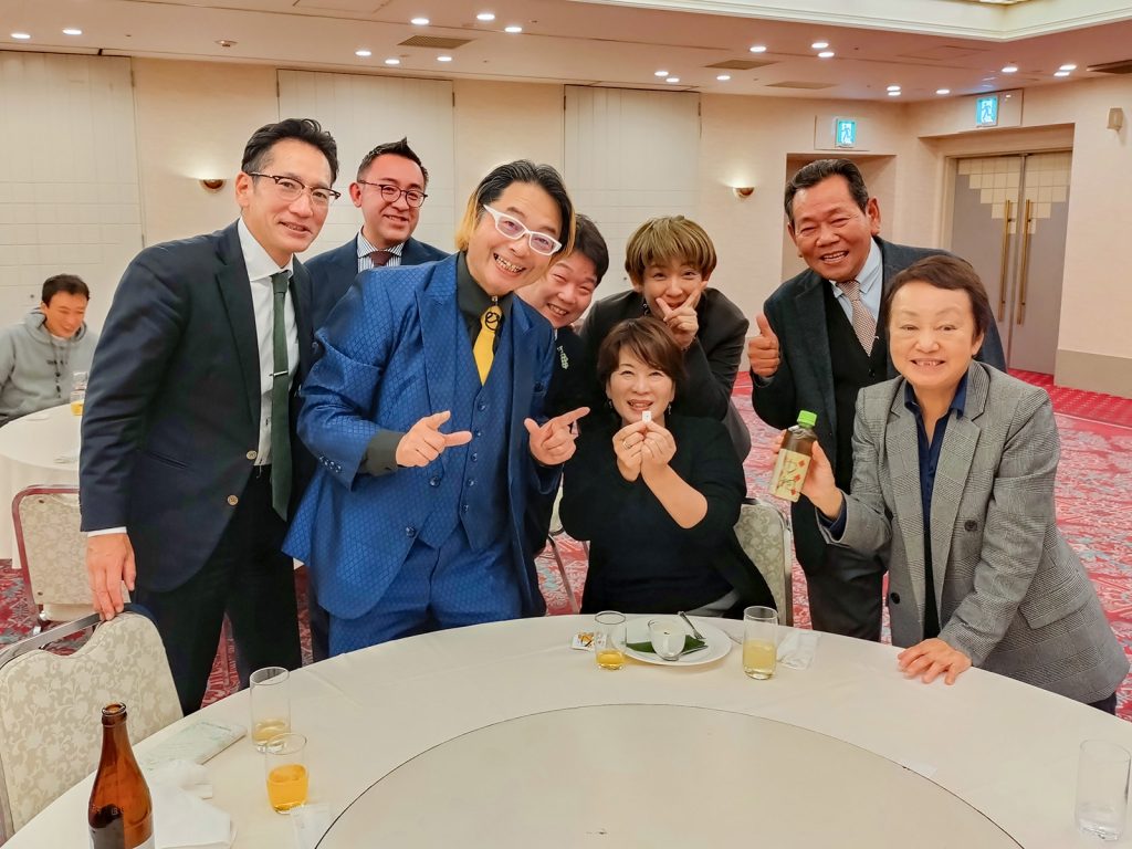 プロマジシャンの藤本氏によるマジックショー